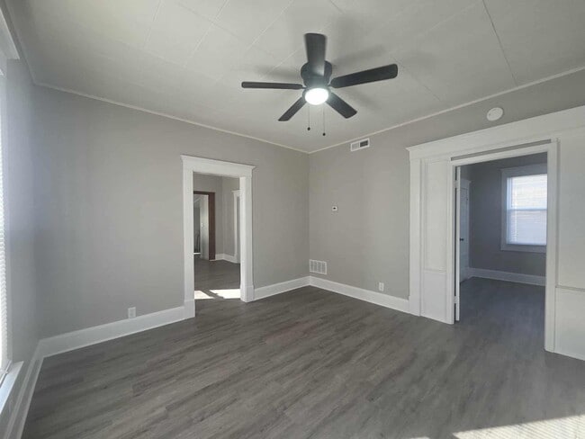 Building Photo - Updated home for a Great Price!