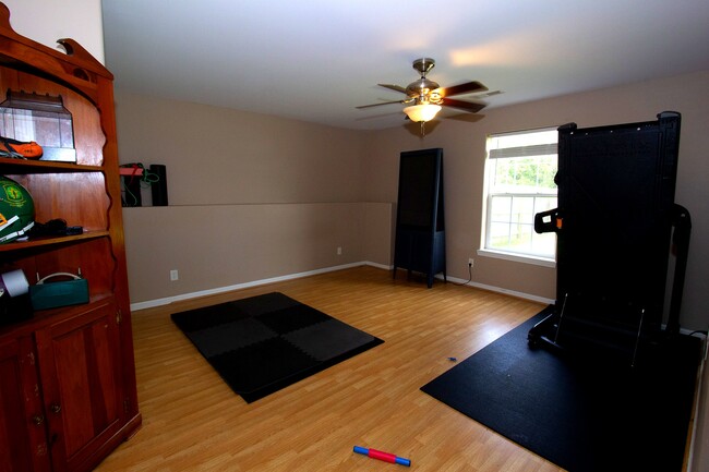 Building Photo - 108 La Vista Dr