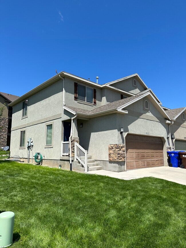 Primary Photo - 8121 N Plum Creek Cir