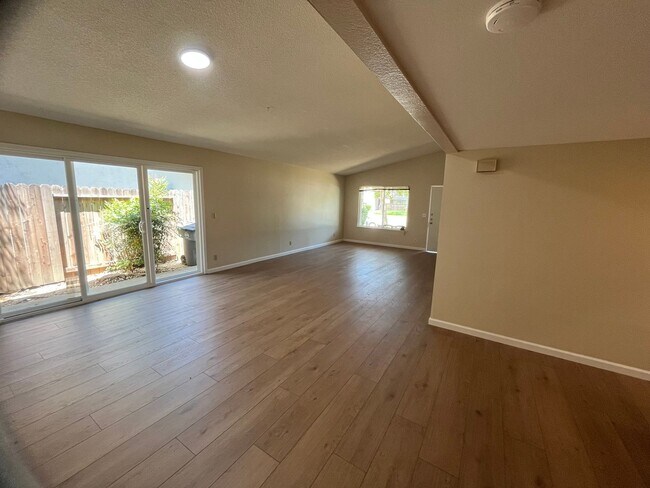 Building Photo - Cowell 4808-4810