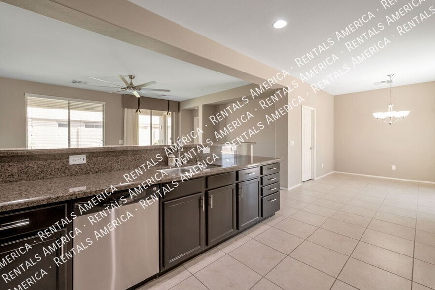 Building Photo - 21442 E Saddle Ct