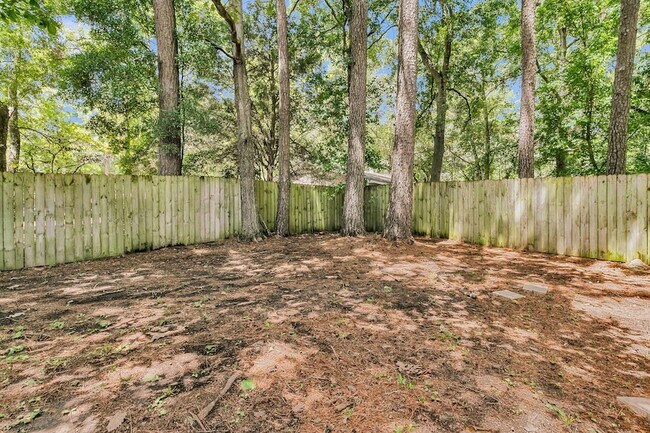 Building Photo - 216 Parlor Dr