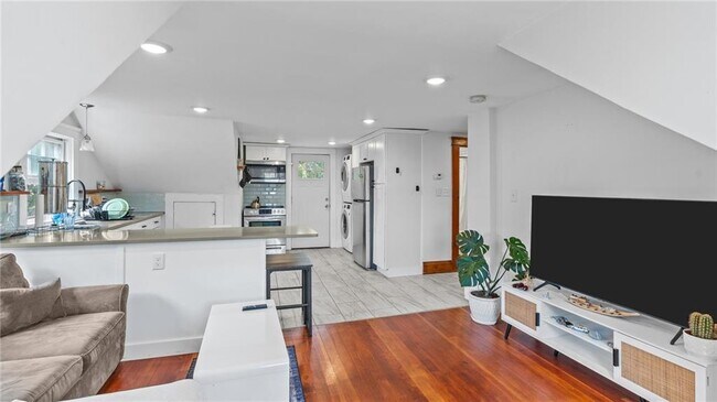 Building Photo - 56 Ruggles Ave