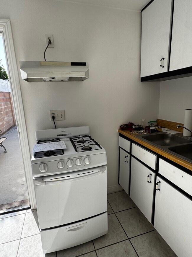 Building Photo - 11041 Leadwell St