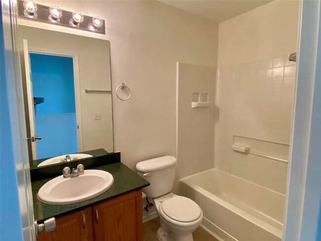 Building Photo - 29726 Sullivan Oaks Dr