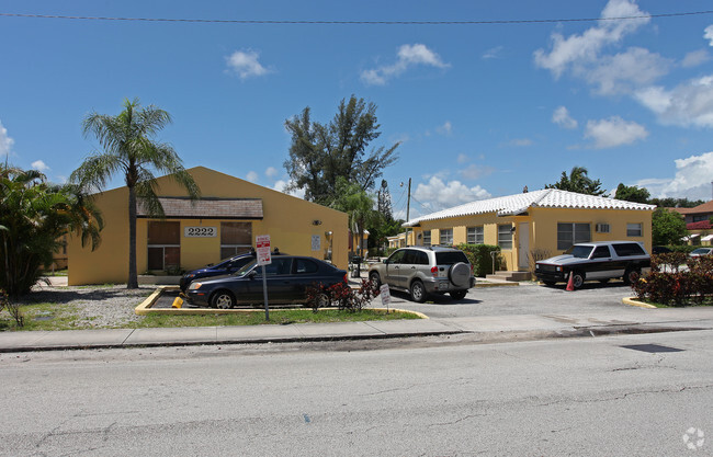 Primary Photo - Van Buren Apartments