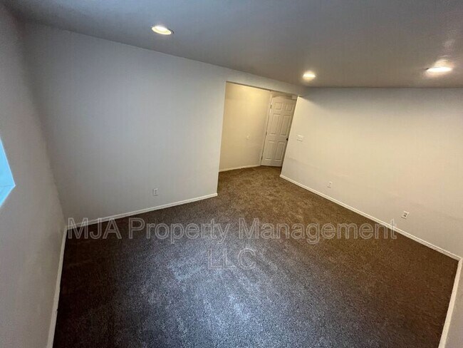 Building Photo - 6046 S 4000 W