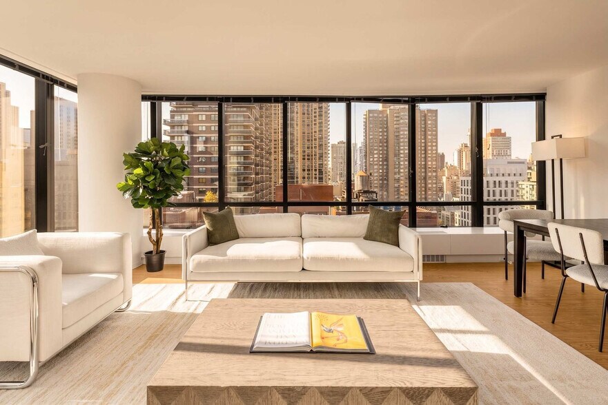 Building Photo - 525 E 72nd St