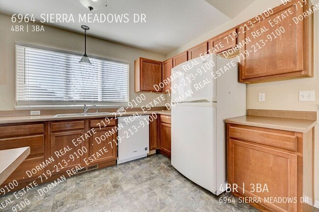 Building Photo - Updated and Open 4 Bedroom, 3 Full Bath Ho...