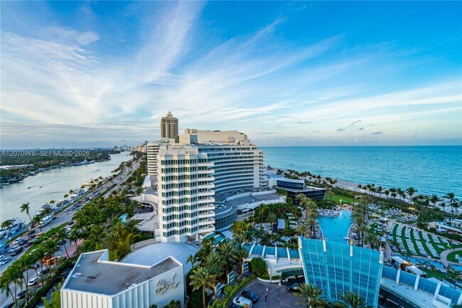Building Photo - 4401 Collins Ave