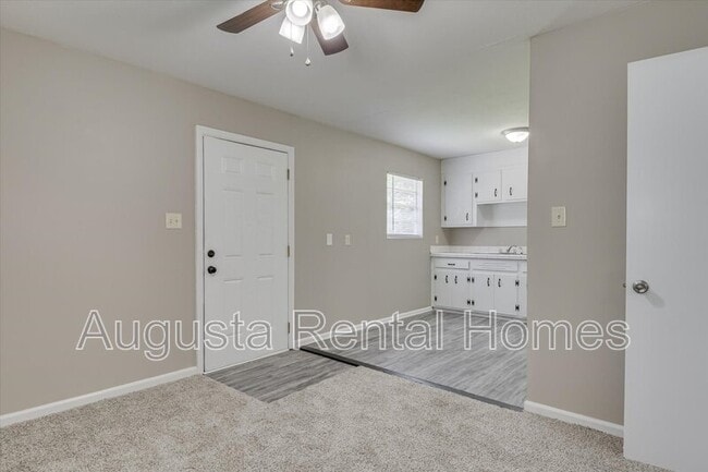 Building Photo - 320a Verdery Dr