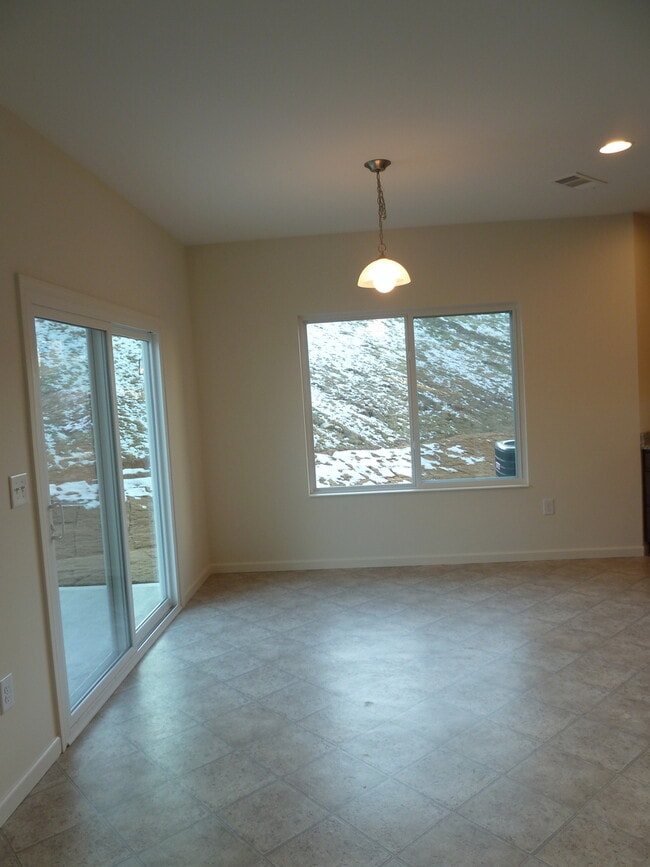 Building Photo - Beautiful Brick Home in Primrose Creek – B...
