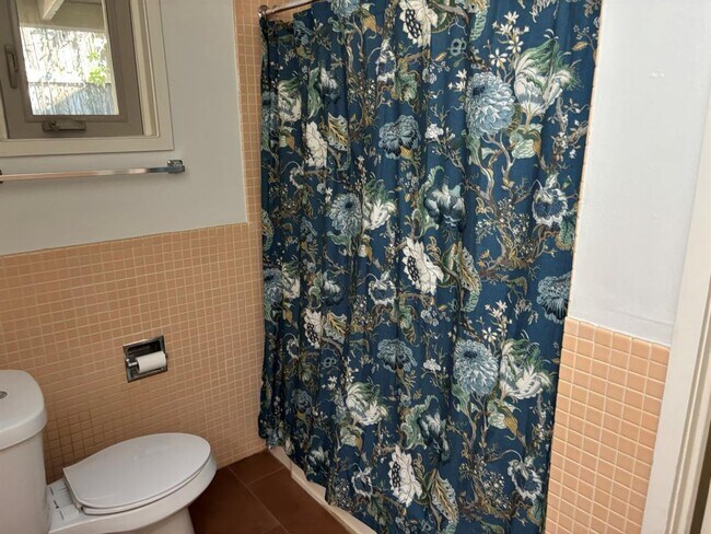 Building Photo - 1714 Summit View Pl