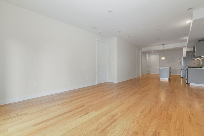 Building Photo - 283 C St