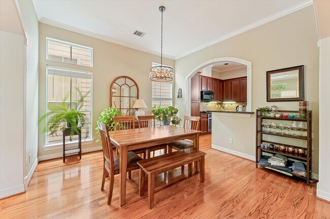 Building Photo - Beautiful Brick Patio Home with Solar and ...