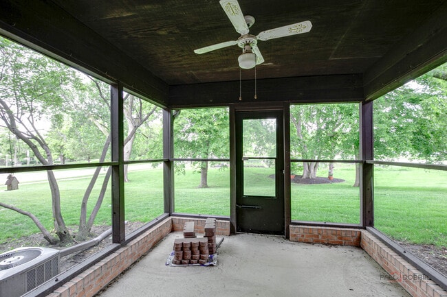 Building Photo - 1613 Pebble Beach Dr