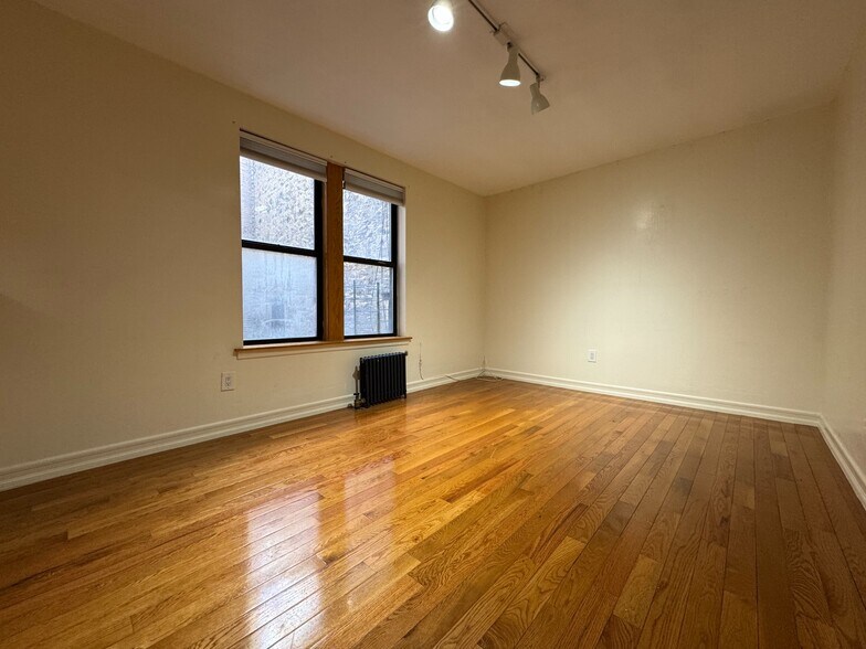 Building Photo - 79 Haven Ave