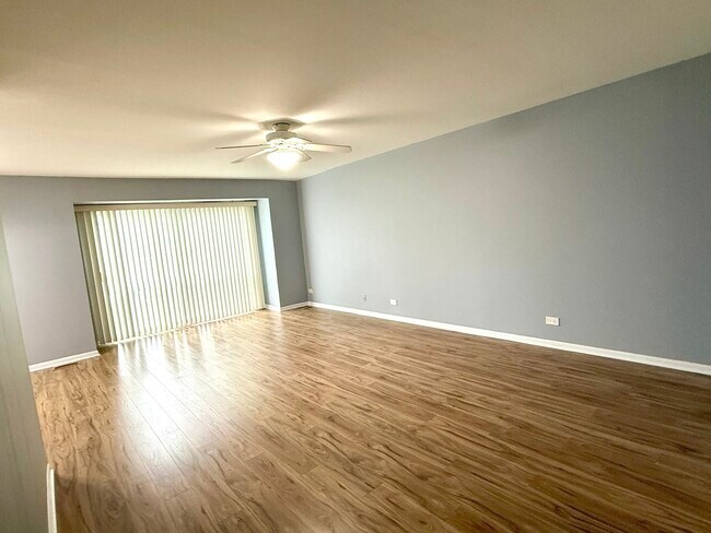 Building Photo - 3026 Roberts Dr