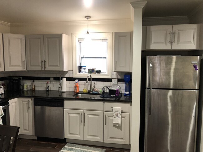 Building Photo - 105 Wiedmaier Ct