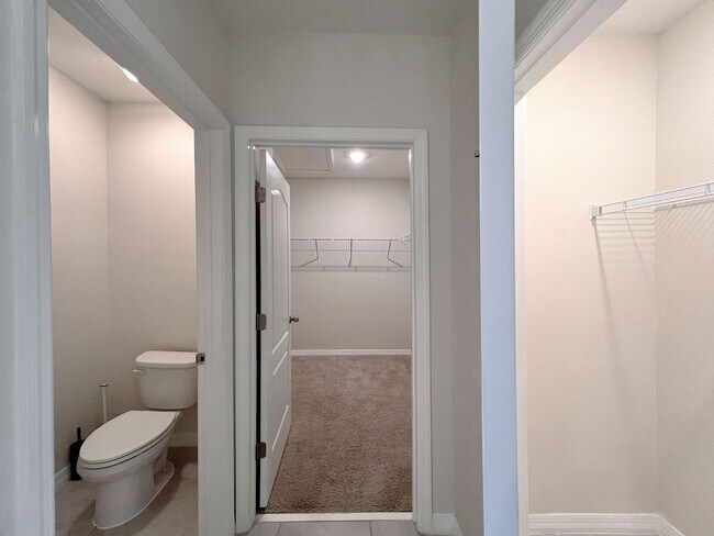 Building Photo - Four-Bedroom Home Near Lake Hartridge