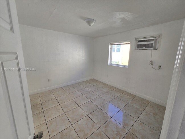 Building Photo - 535 NW 7th St