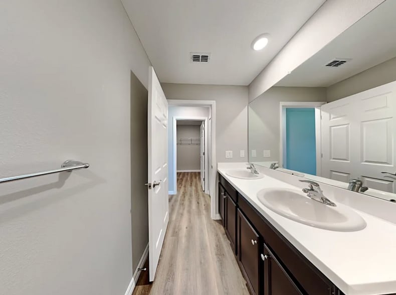 Building Photo - 509 SE 7th St