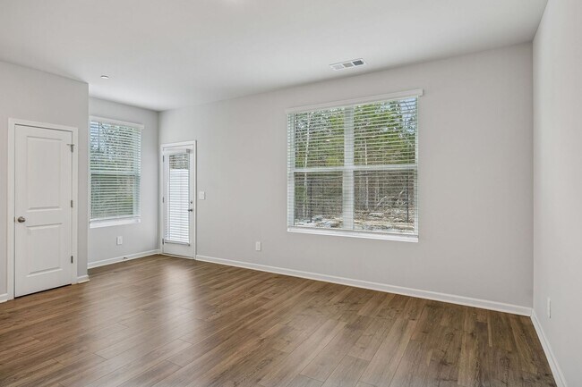 Building Photo - Welcome to Lewisburg Kings Landing