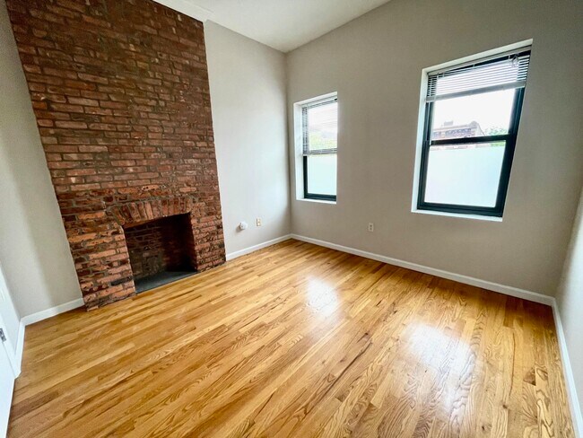 Building Photo - 572 Jersey Ave