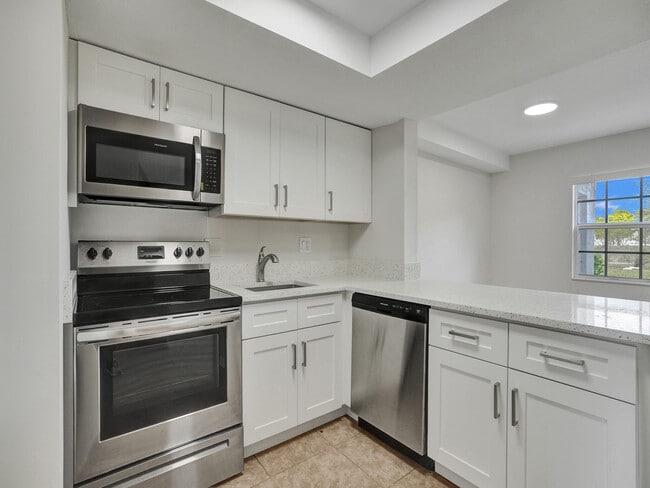 Building Photo - 8503 NW 35th Ct