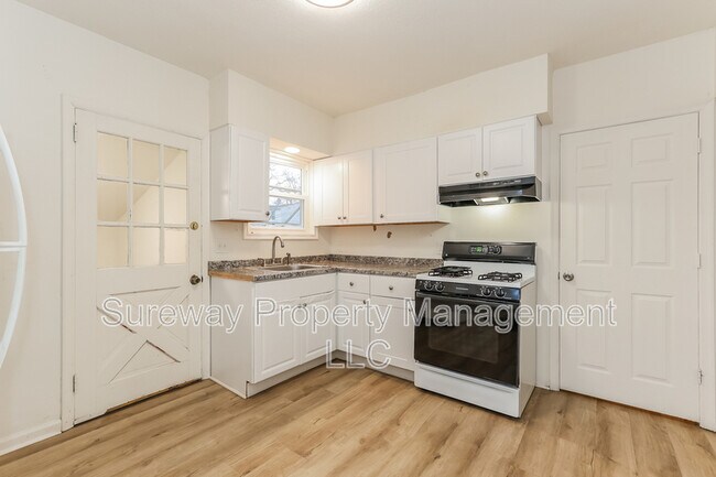 Building Photo - 922 Pitman Ave