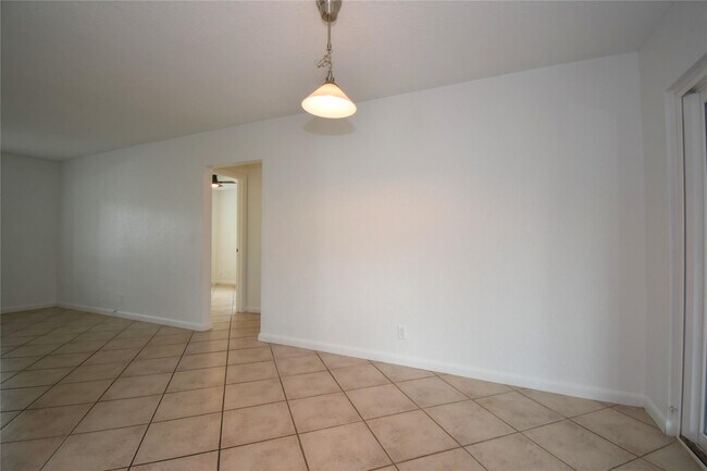 Building Photo - 960 NW 49th St