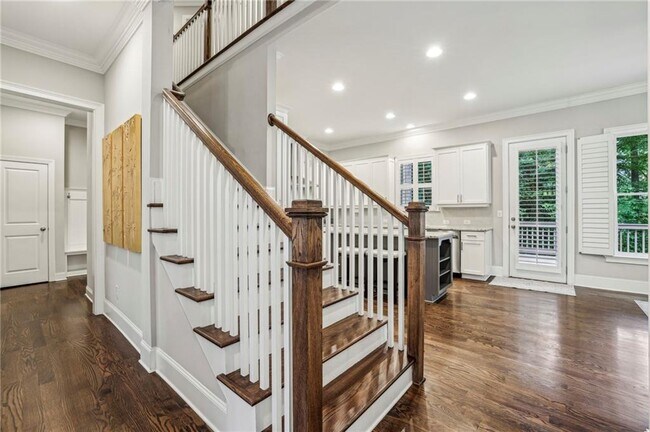 Building Photo - 2585 Drew Valley Rd NE