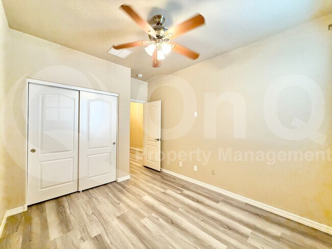 Building Photo - 1144 S Osborn Ln