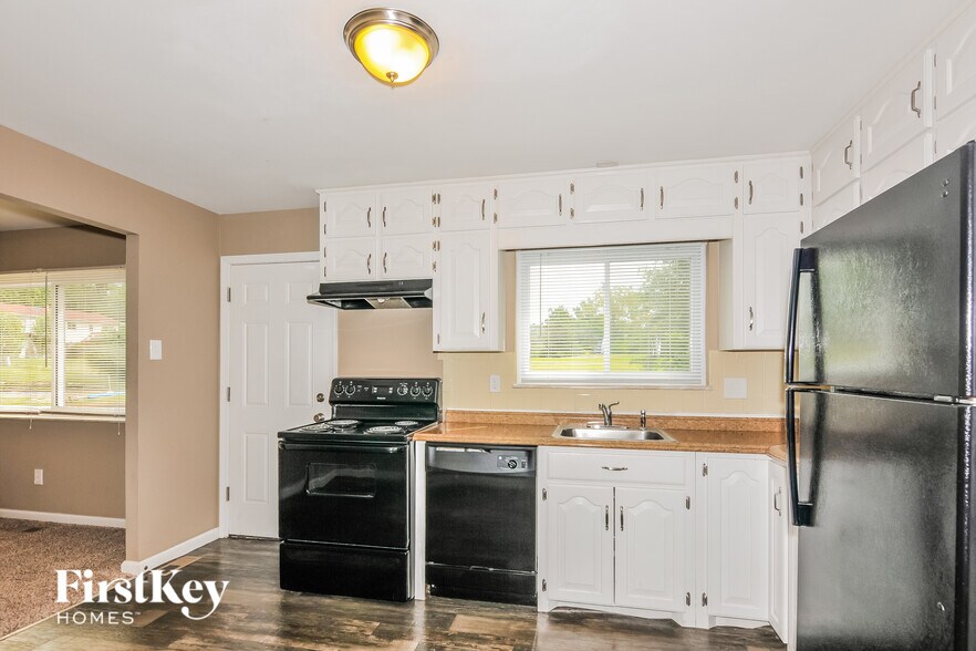 Building Photo - 5708 Madlar Ln