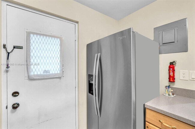 Building Photo - 2311 S Cypress Bend Dr