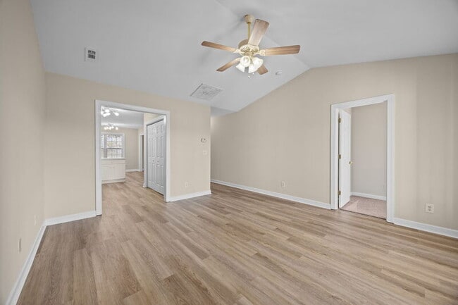 Building Photo - 5110 Deveron St