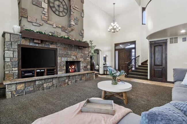 Building Photo - 5605 N Morpheus Pl