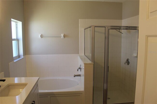 Building Photo - 16111 Stags Leap Dr