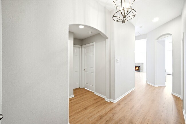 Building Photo - 14631 Hazy Ridge Ln