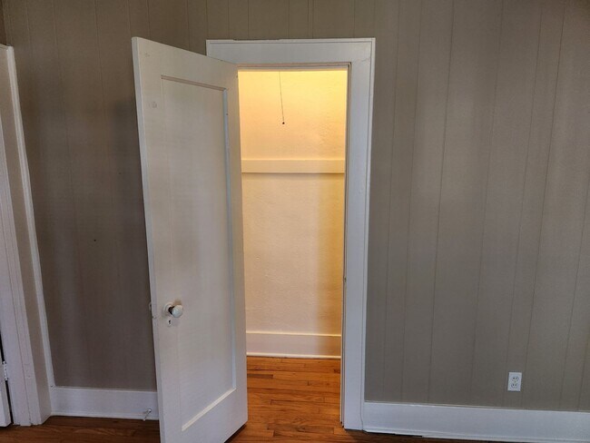 Building Photo - Forest Park School District!