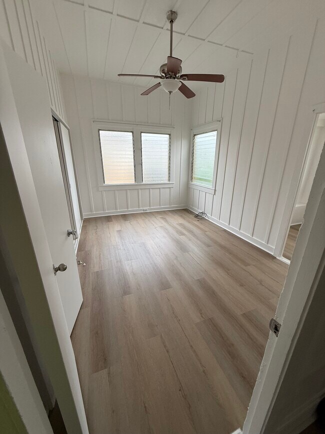 Building Photo - 1222 15th Ave