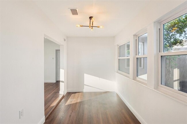 Building Photo - 410 Virginia Ave