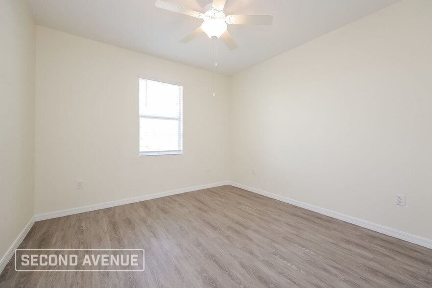 Building Photo - 1411 NW 9th Ave