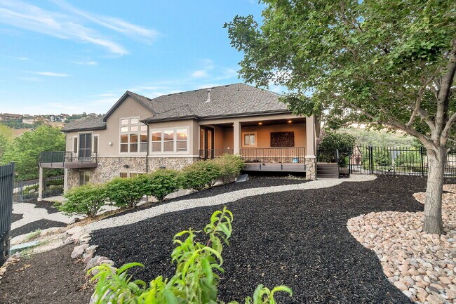 Building Photo - Suncrest — Stunning 4 Bed, 4 Bath Home - SPACIOUS LIVING