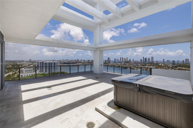 Building Photo - 16385 Biscayne Blvd