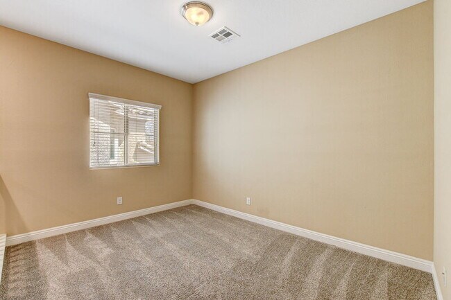 Building Photo - 1074 Fish Pond Ave