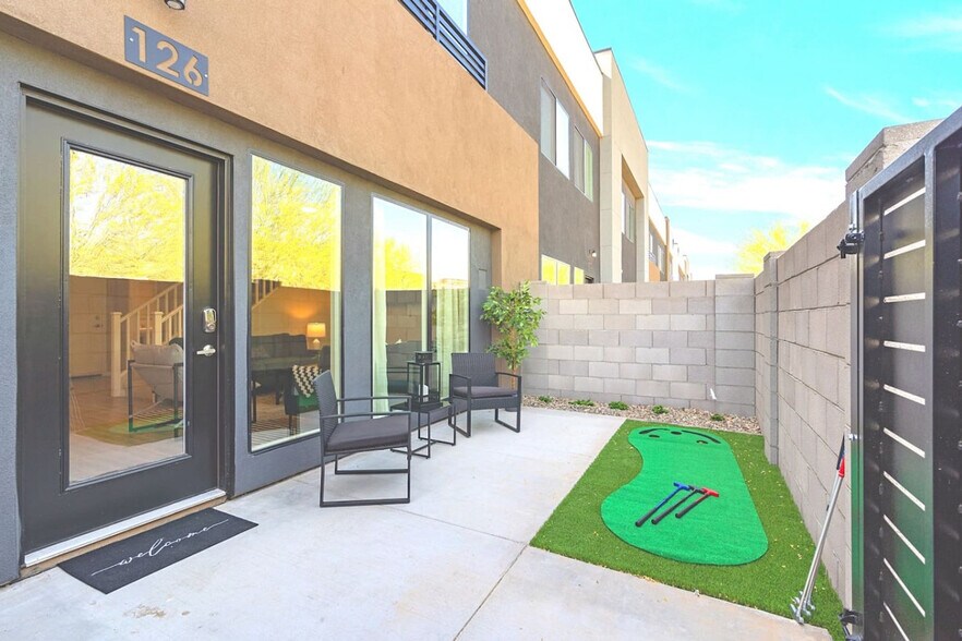 Building Photo - 16485 N Stadium Way
