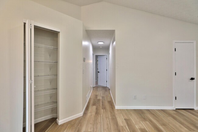 Building Photo - 989 Lavender Ln