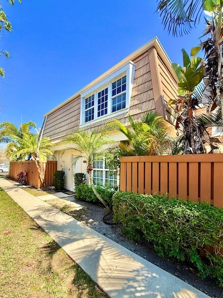 Building Photo - 11584 Winchester Dr