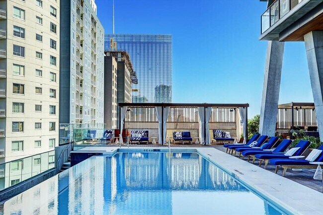 Building Photo - 70 Rainey St